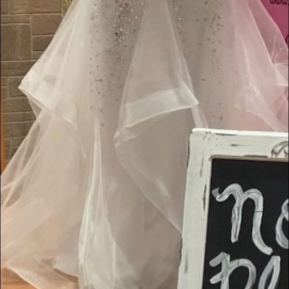 WHITE GOWN WITH SILVER AND CLEAR RHINESTONES women’s sz. 4 - Picture 4 of 14